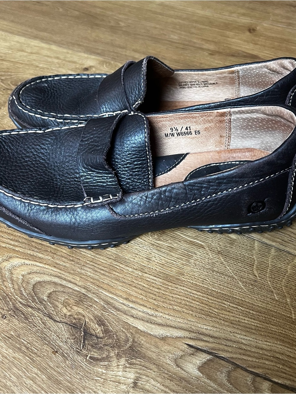 Born Women’s Dark Brown Leather Loafers – Size 9.5